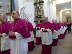 Abschlussvesper der Bischofskonferenz mit Spendung des Bonifatiussegens (Foto: Karl-Franz Thiede)